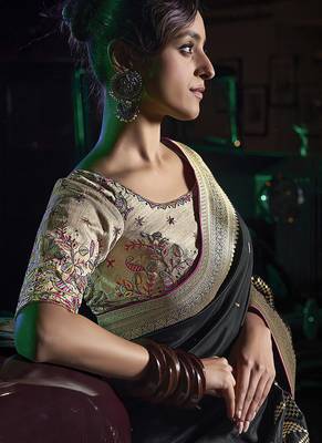 black viscose silk blend with 3d weaved pallu festival wear saree 4