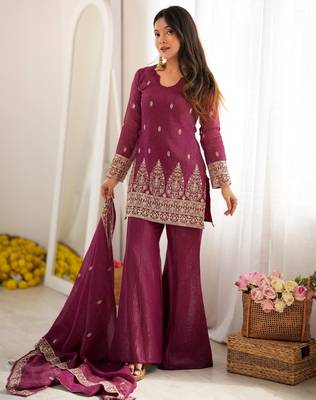 Designer burgundy embroidered kurta pent with matching dupatta 1