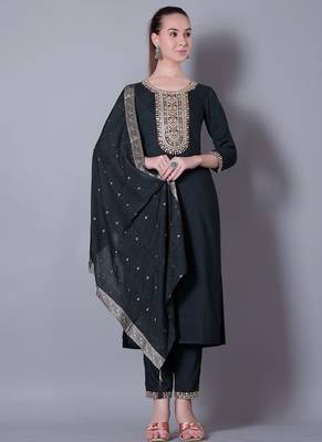 GREEN EMBROIDERY ZARI WORK FABRIC SILK BLEND WOMENS ETHNIC WEAR KURTI PANT DUPATTA  1