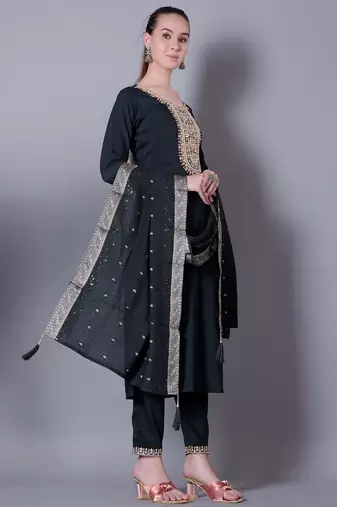 GREEN EMBROIDERY ZARI WORK FABRIC SILK BLEND WOMENS ETHNIC WEAR KURTI PANT DUPATTA 