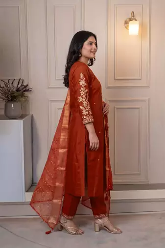 ORANGE MULIT THRADE EMBRODEIRY WORK FABRIC COTTON BLEND WOMEN KURTI 3PCS SET