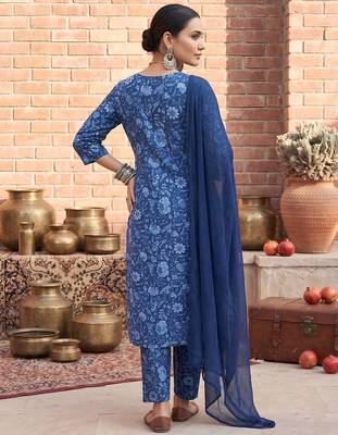 Floral printed cotton straight kurta set for women 2