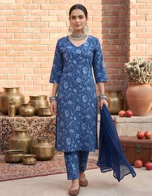 Floral printed cotton straight kurta set for women 5