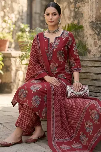 Maroon floral printed straight kurta set for women