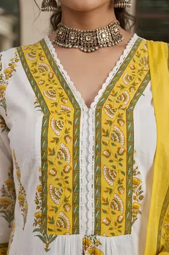 White floral printed anarkali kurta set for women
