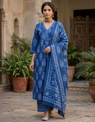 Blue floral printed straight kurta set for women 1