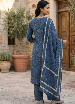 Navy blue floral printed straight kurta set for women 2