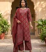 Maroon floral printed straight kurta set for women
