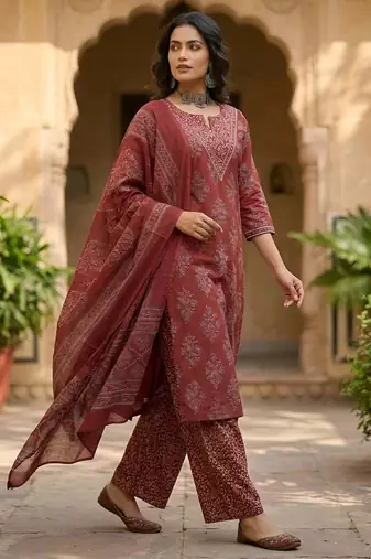 Maroon floral printed straight kurta set for women