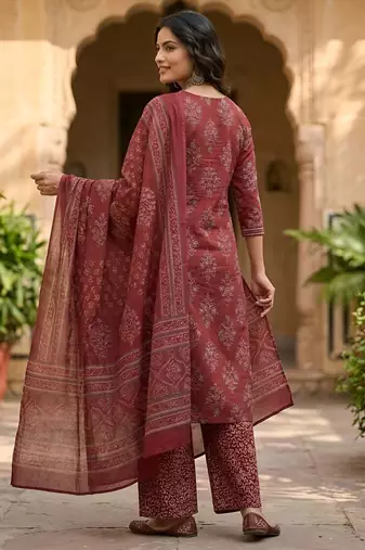 Maroon floral printed straight kurta set for women