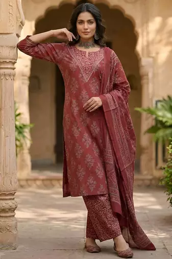 Maroon floral printed straight kurta set for women