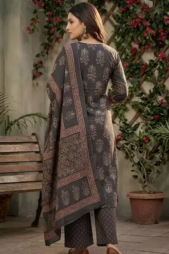 Black floral printed straight kurta set for women