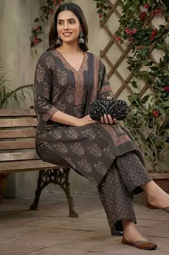 Black floral printed straight kurta set for women