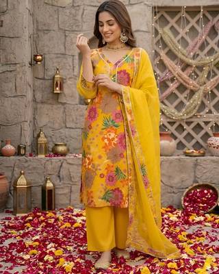 Yellow floral printed straight kurta set for women 4