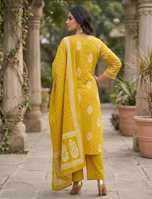 Yellow floral printed straight kurta set for women 2