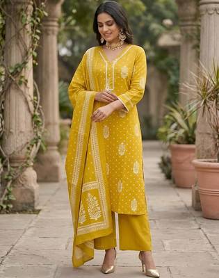 Yellow floral printed straight kurta set for women 3