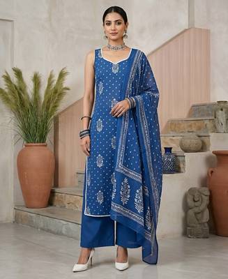 Blue floral printed straight kurta set for women 3