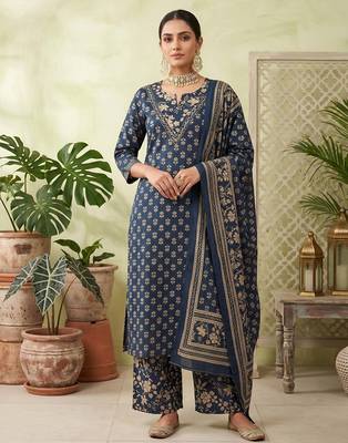 Blue floral printed straight kurta set for women 1