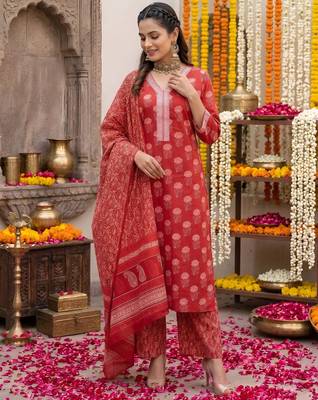 Red floral printed straight kurta set for women 4