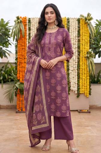 Burgundy floral printed straight kurta set for women