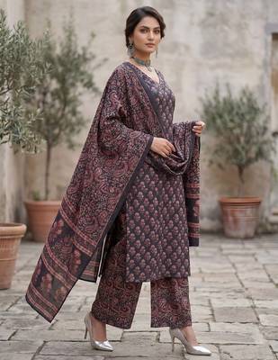 Blue floral printed straight kurta set for women 3