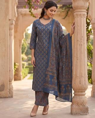 Blue floral printed straight kurta set for women 1