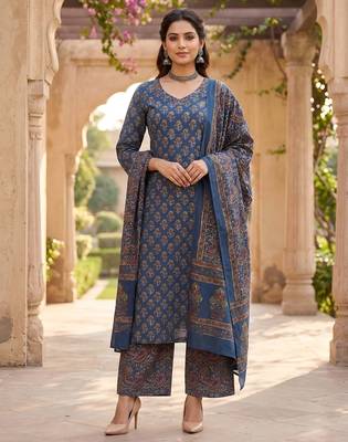 Blue floral printed straight kurta set for women 3