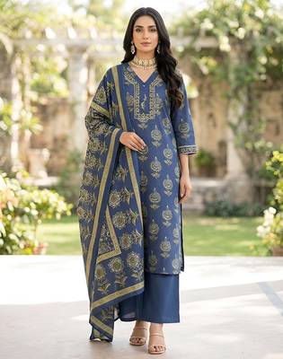 Blue floral printed straight kurta set for women 1