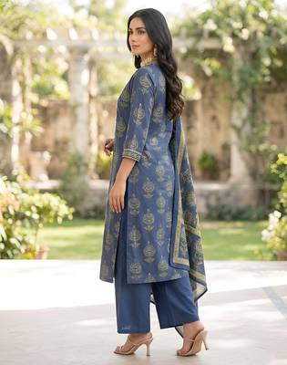 Blue floral printed straight kurta set for women 2