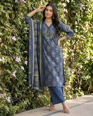 Blue floral printed straight kurta set for women 4
