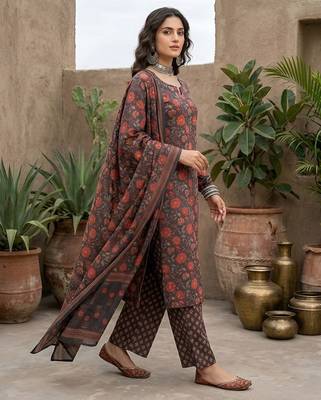 Grey black floral printed straight kurta set for women 4