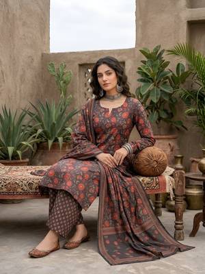 Grey black floral printed straight kurta set for women 5