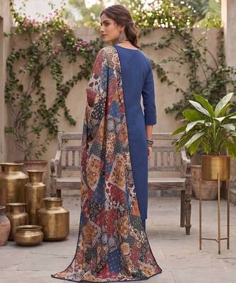 Blue floral printed straight kurta set for women 2