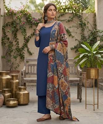 Blue floral printed straight kurta set for women 3
