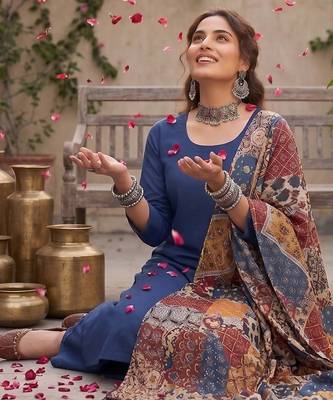 Blue floral printed straight kurta set for women 5