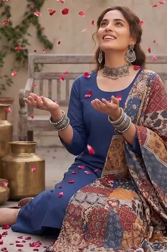 Blue floral printed straight kurta set for women