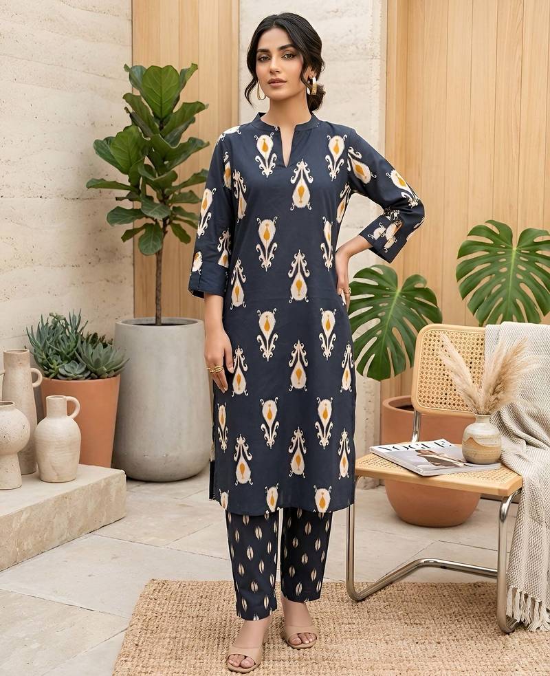 Black floral printed straight kurta set for women