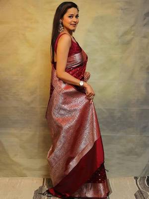 Maroon  silk blend jacuard work festival saree with unstitched blouse piece 2