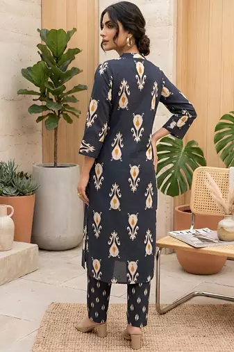 Black floral printed straight kurta set for women
