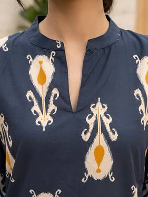 Black floral printed straight kurta set for women 3