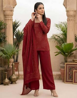 Maroon floral printed straight kurta set for women 5