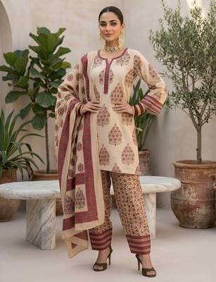 Beige floral printed straight kurta set for women 1