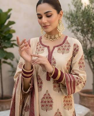 Beige floral printed straight kurta set for women 4