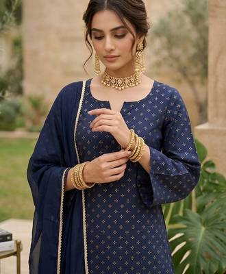 Blue floral printed straight kurta set for women 4