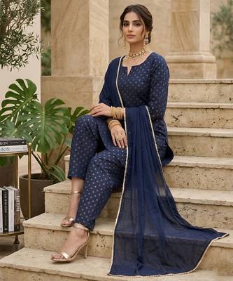 Blue floral printed straight kurta set for women 5
