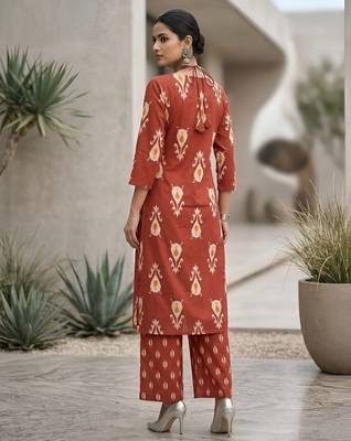 Rust floral printed straight kurta set for women 2