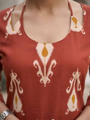 Rust floral printed straight kurta set for women 3