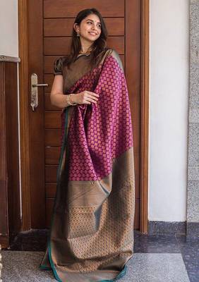 Wine green silk blend jacuard work festival saree with unstitched blouse piece 2