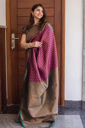 Wine green silk blend jacuard work festival saree with unstitched blouse piece