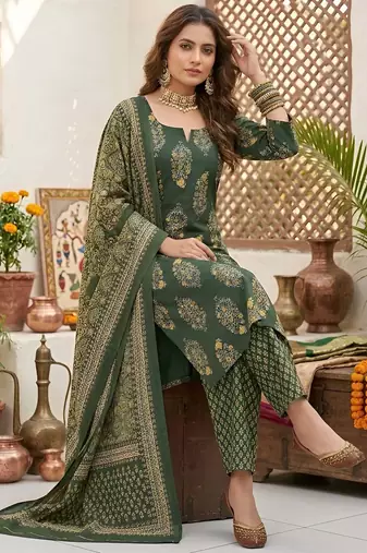 Green floral printed straight kurta set for women